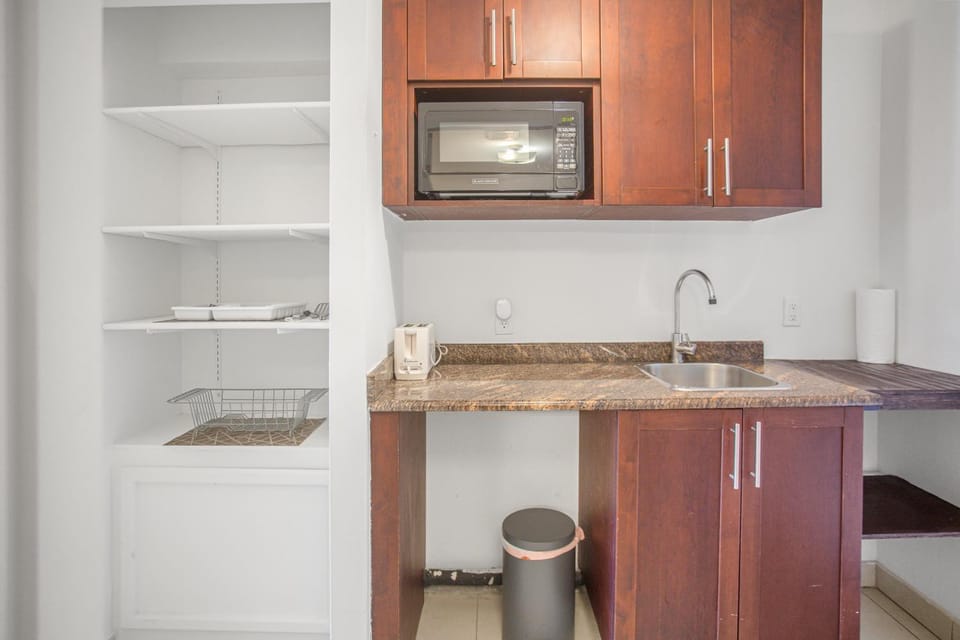 Maho Beach Spacious 2BR Ocean Vista Apartment in Simpson Bay