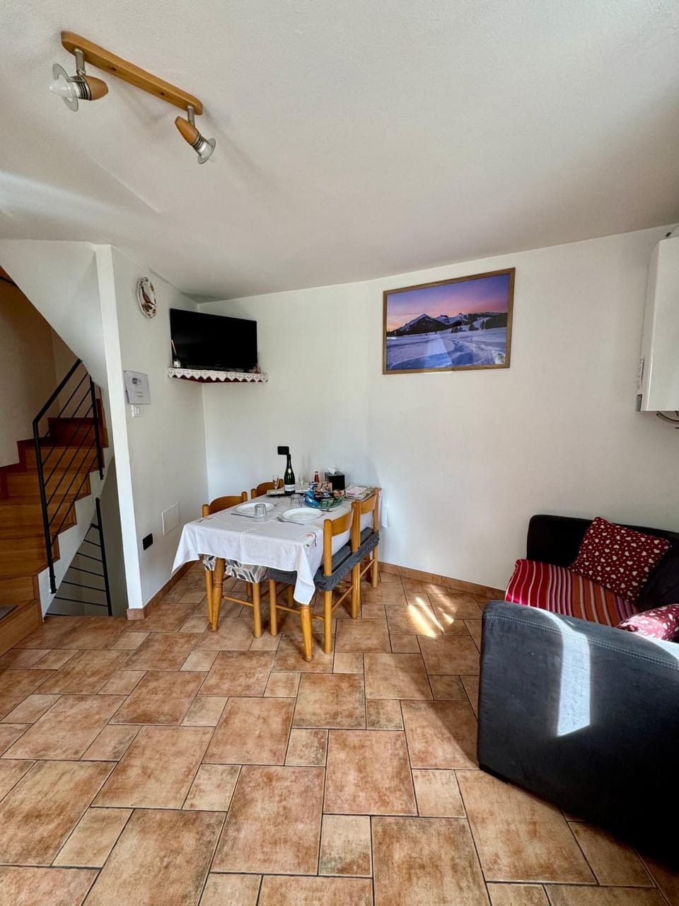 Living room, Seating area, Dining area