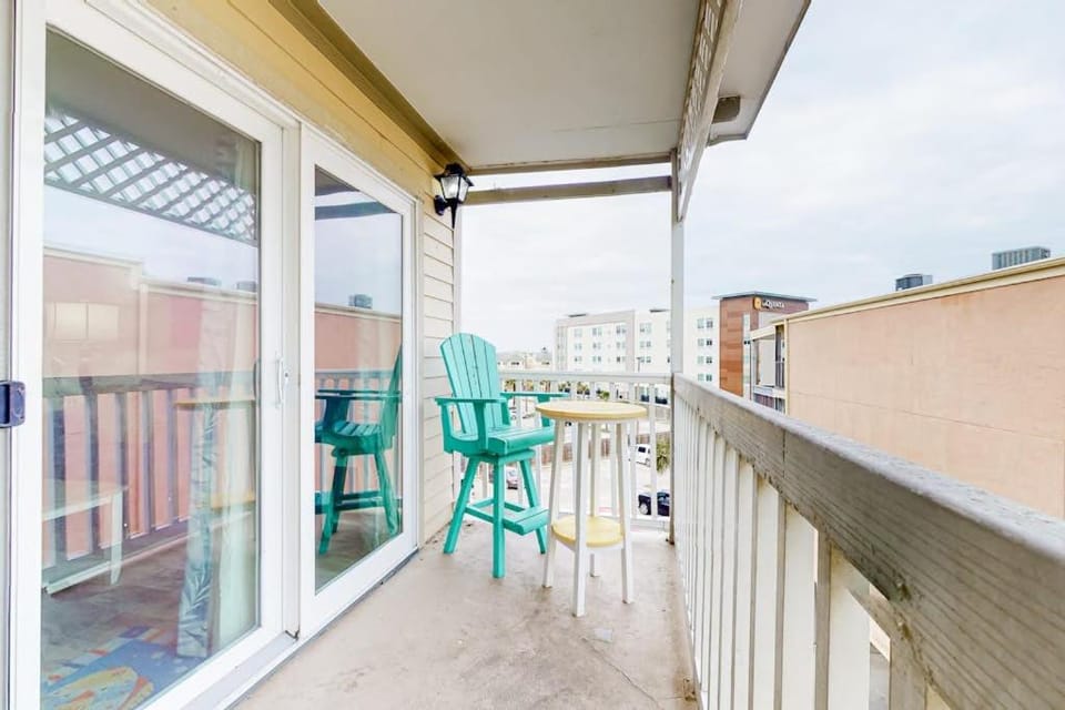 Victorian Condo #9312 Apartment in Galveston Island