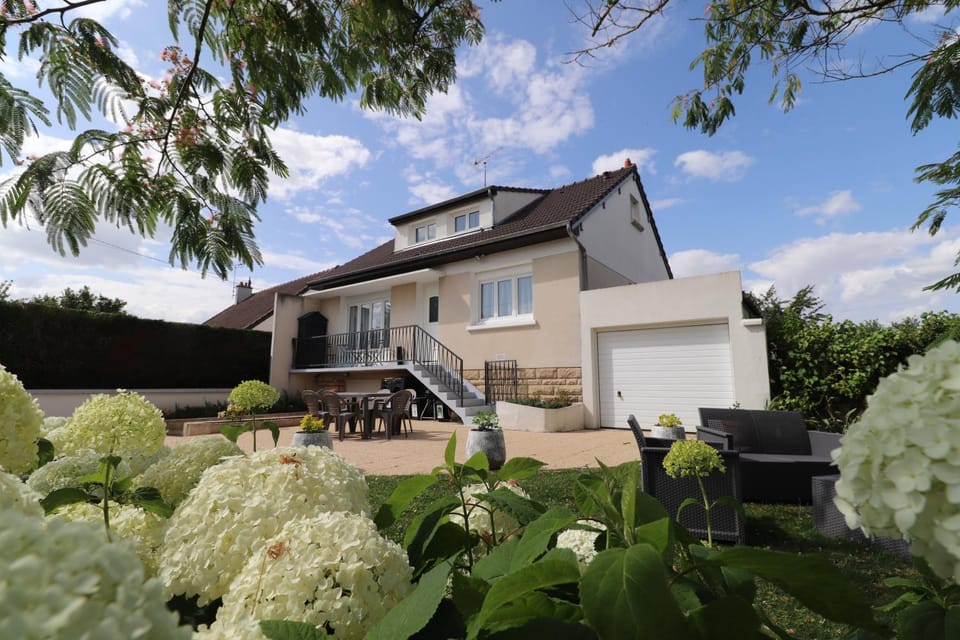 Property building, Garden view