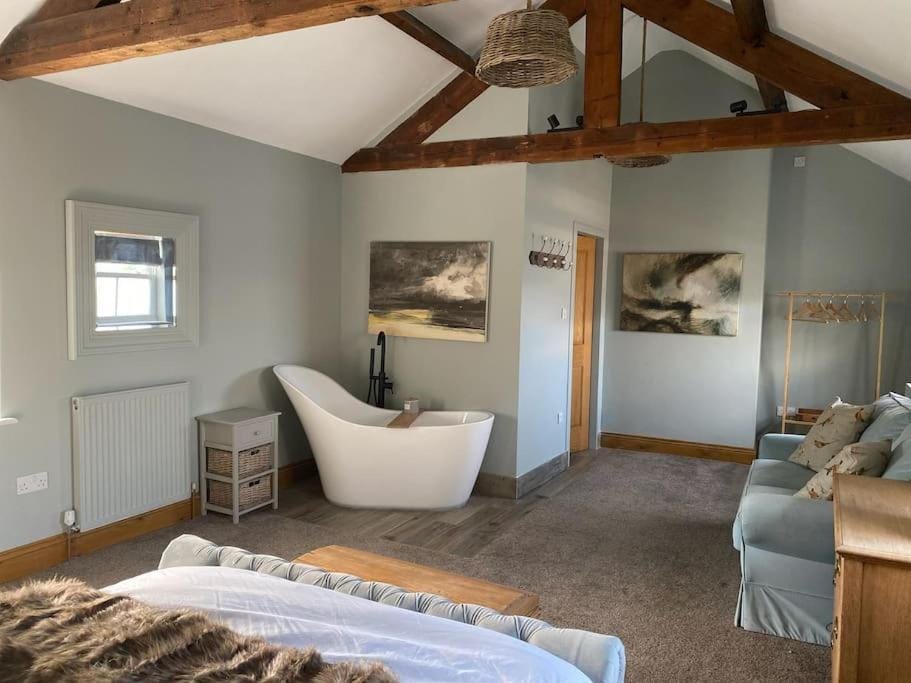 The Annex: 2 bedroom cottage, countryside, peaceful getaway with garden House in Borough of Harrogate