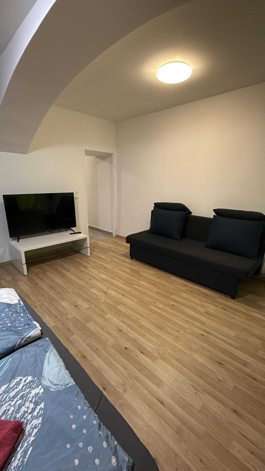 Bed, Seating area, Bedroom