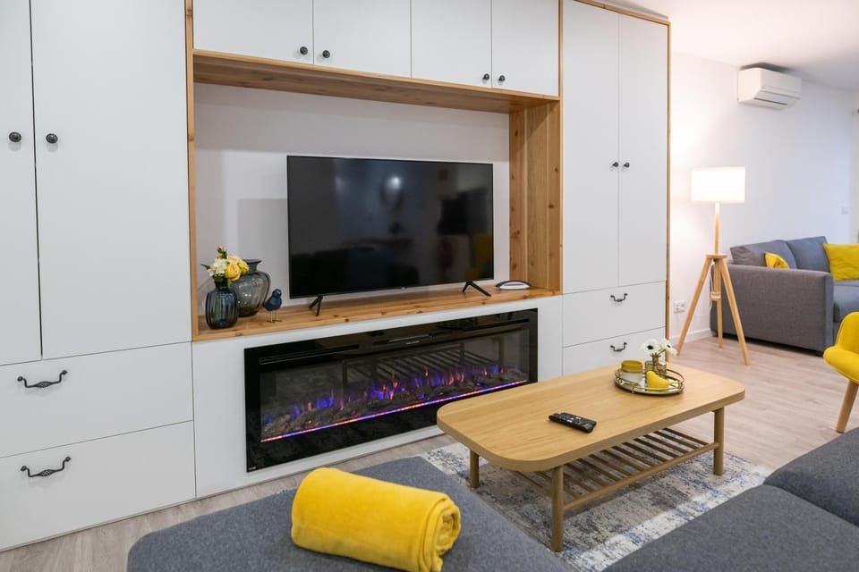 TV and multimedia, Living room, internet