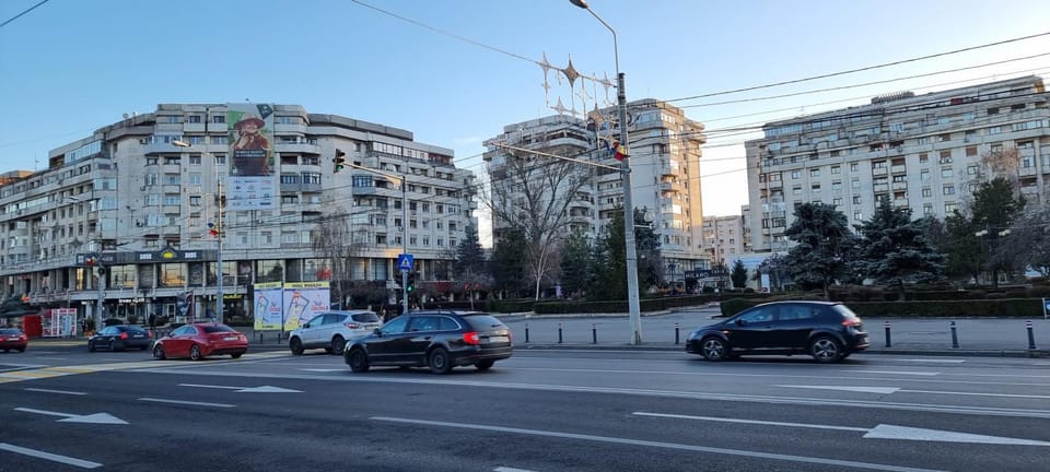 Property building, Day, Neighbourhood, City view, Street view, Location