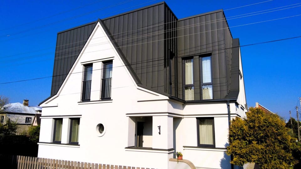 Property building, Day