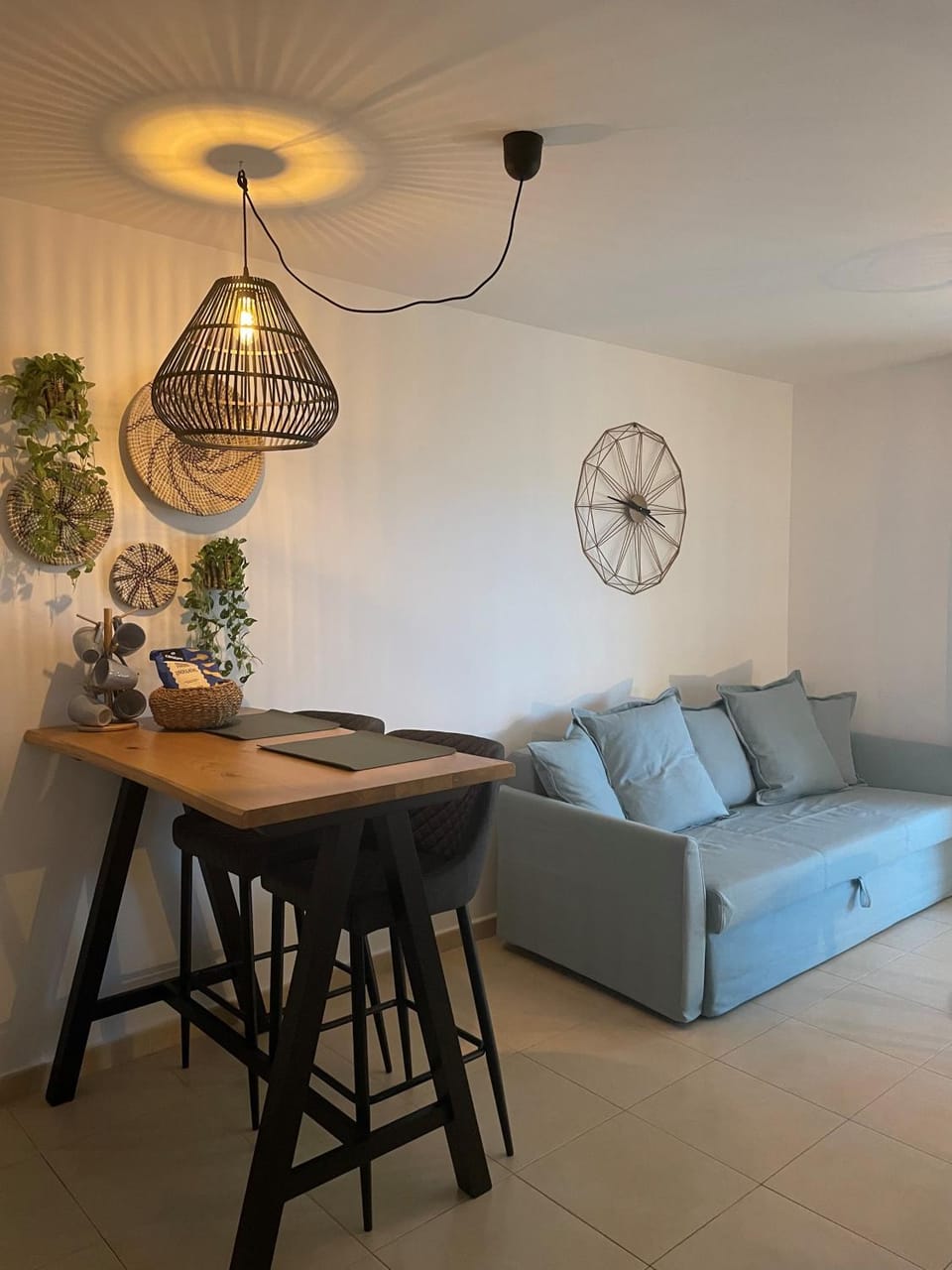 Seating area, Dining area