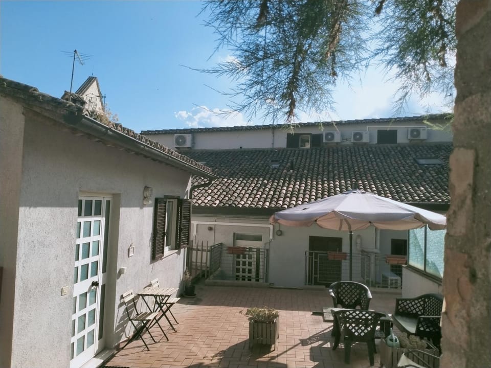 Property building, Balcony/Terrace