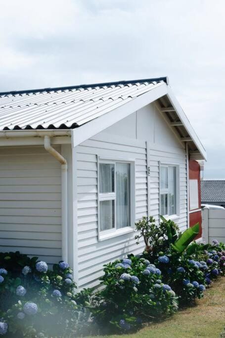 Sweet & Simple Beach Cottage House in Eastern Cape