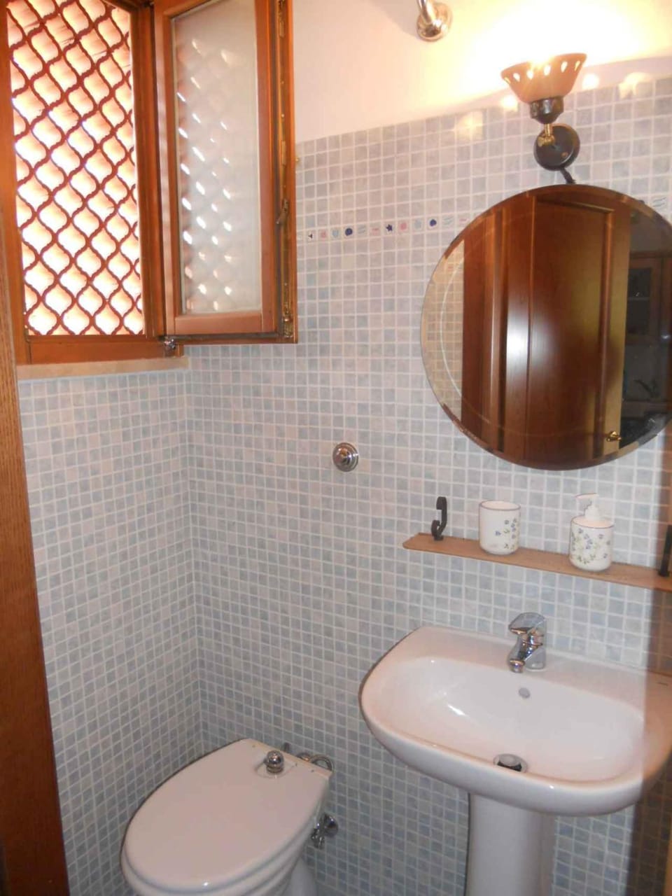 Shower, Toilet