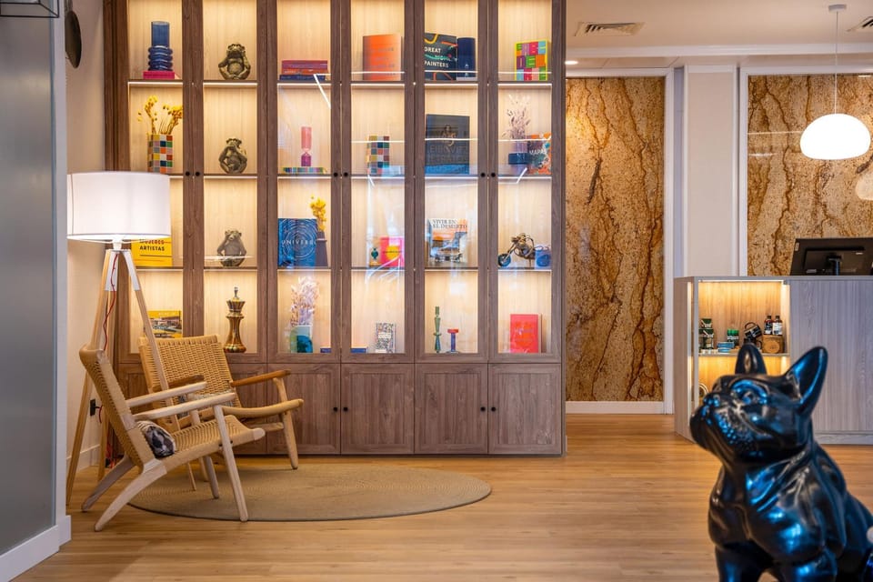TV and multimedia, Lobby or reception