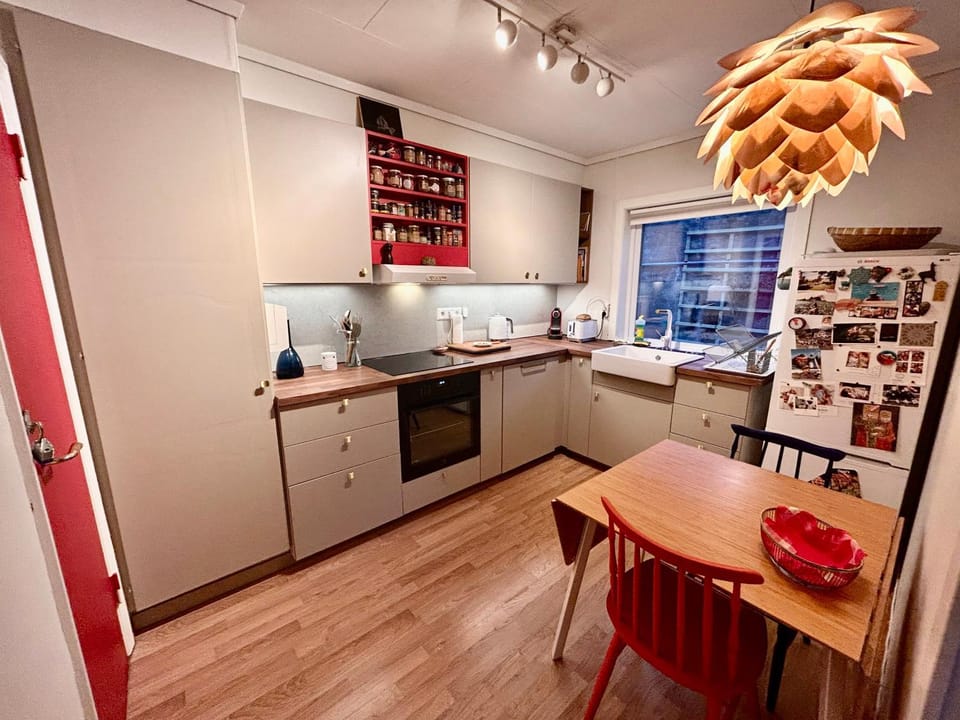 Kitchen or kitchenette, Dining area, dishwasher, pet friendly, toaster