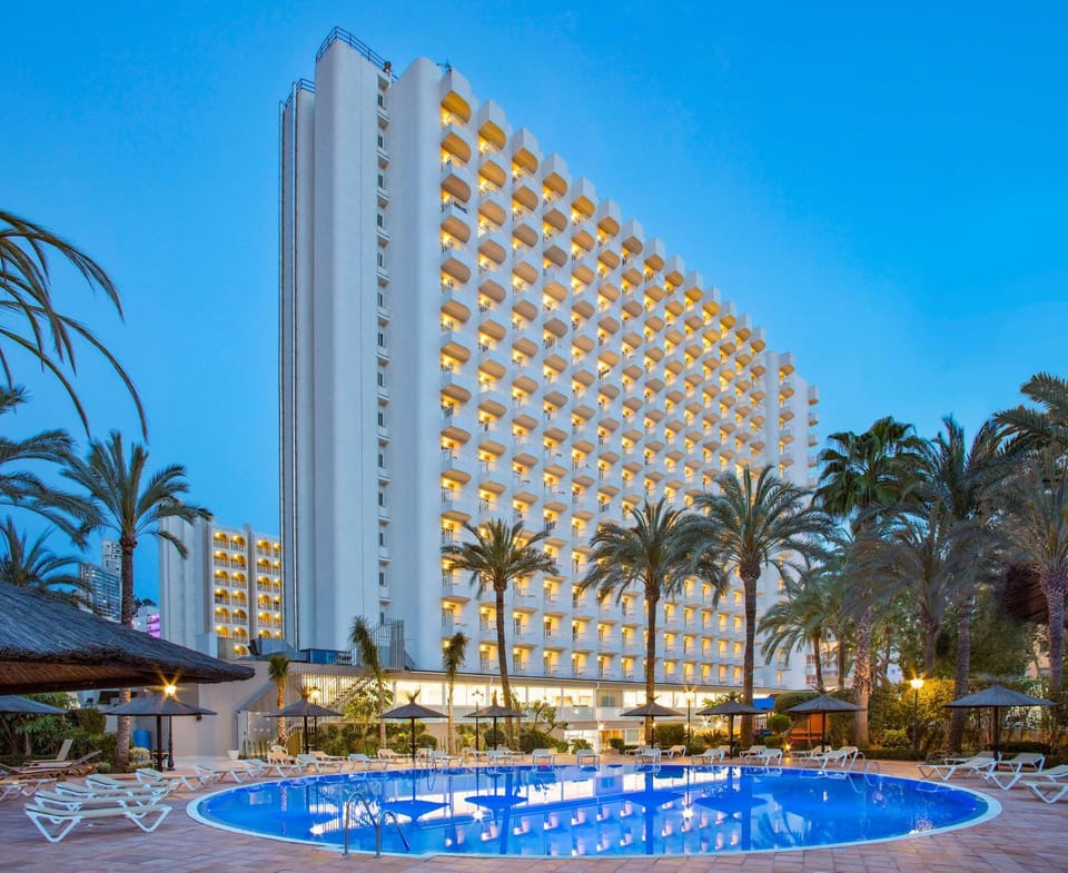 Activities, Garden, Balcony/Terrace, Swimming pool, Entertainment