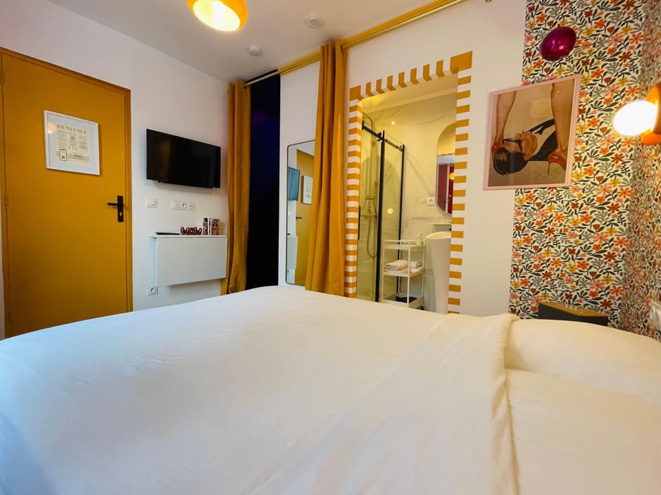 Night, TV and multimedia