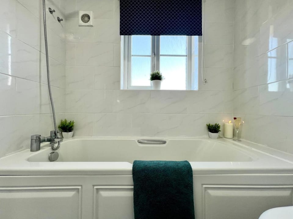 Bathroom, Bath