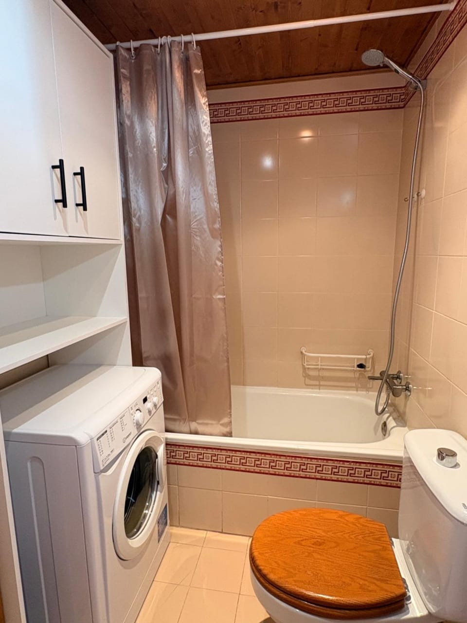 Chimenea, confort moderno y madera - Falcó 2 Apartment in Pla de l'Ermita