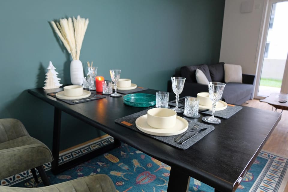 Living room, Dining area