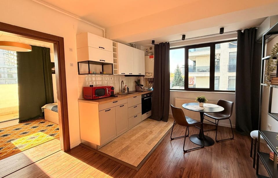 Cozy Apartment with Self Check-in near Promenada Mall and Verdi Park Apartment in Bucharest