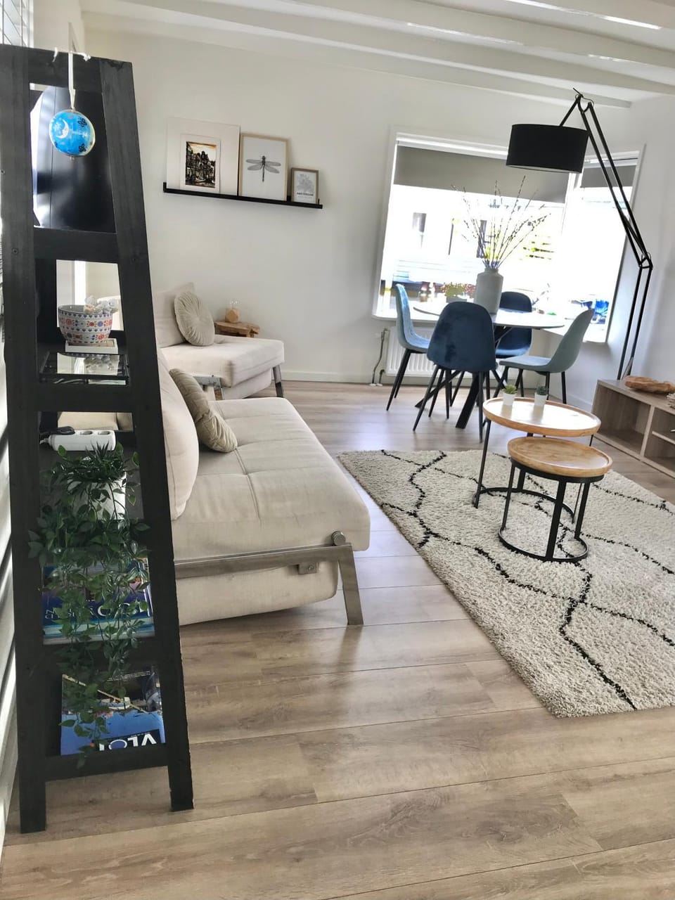 Living room, Seating area, Dining area