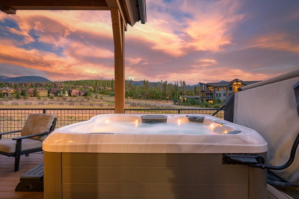 Hot Tub, Mountain view