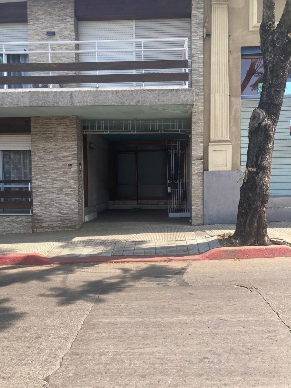 Facade/entrance