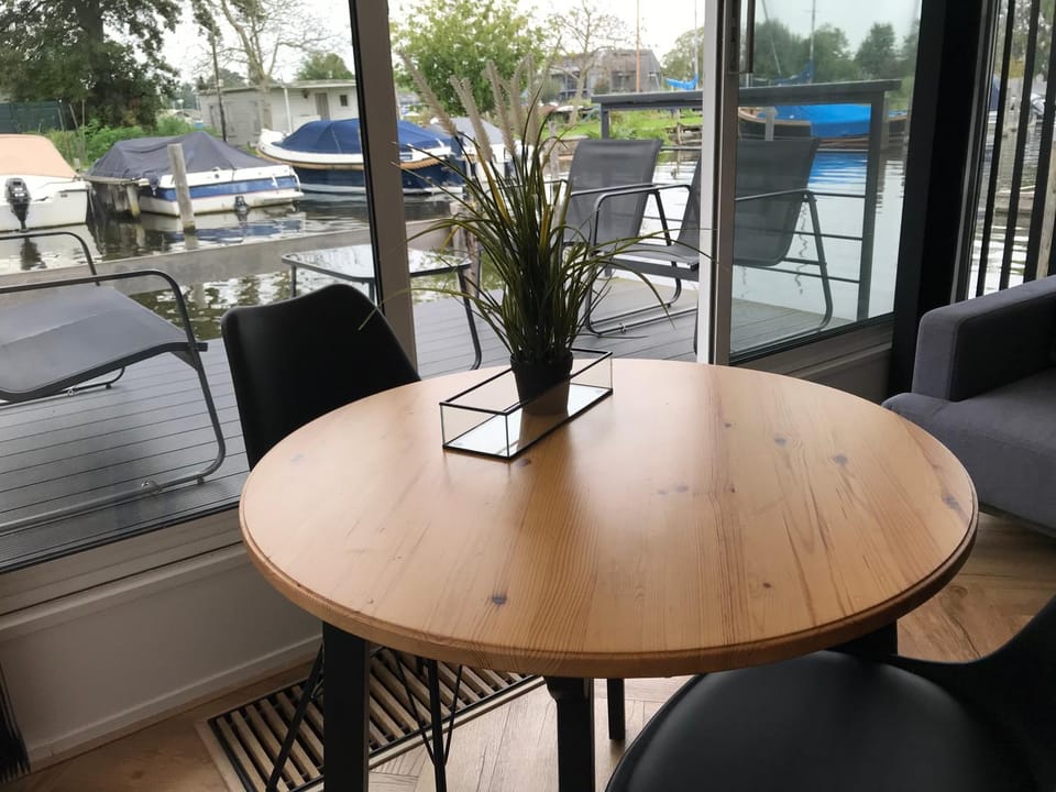 View (from property/room), Balcony/Terrace, Dining area
