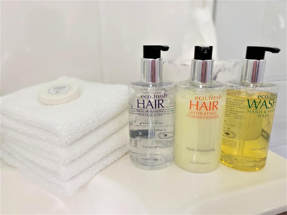 Shower, Bathroom, towels