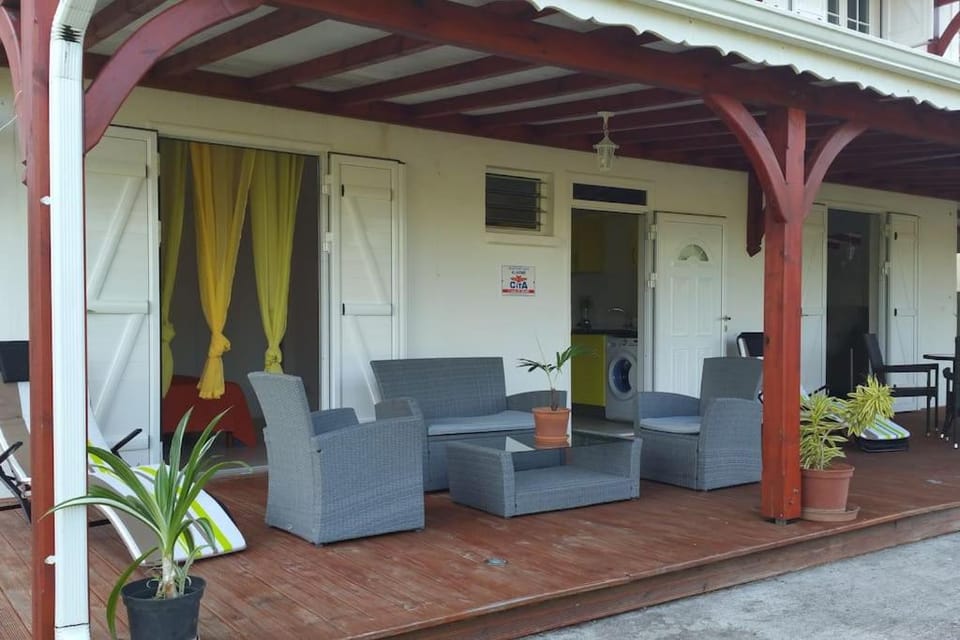 SAINTE-ANNE, LOCATION T2 SUN HOLLIDAYS Apartment in Sainte-Anne