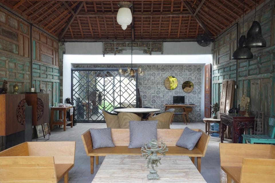 Restaurant/places to eat, Kitchen or kitchenette, Living room, Breakfast