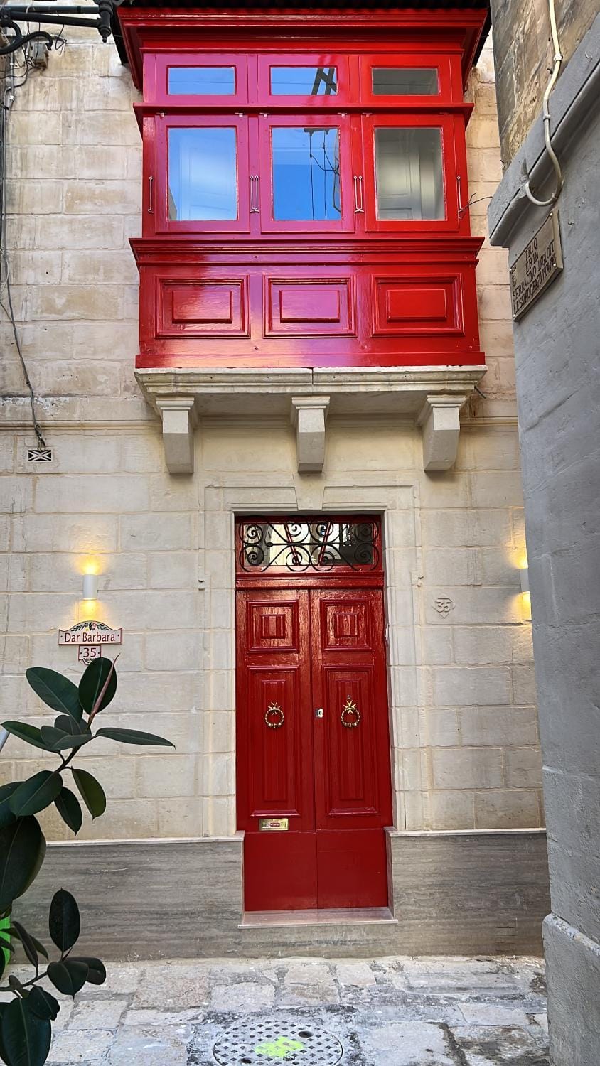Property building, Facade/entrance
