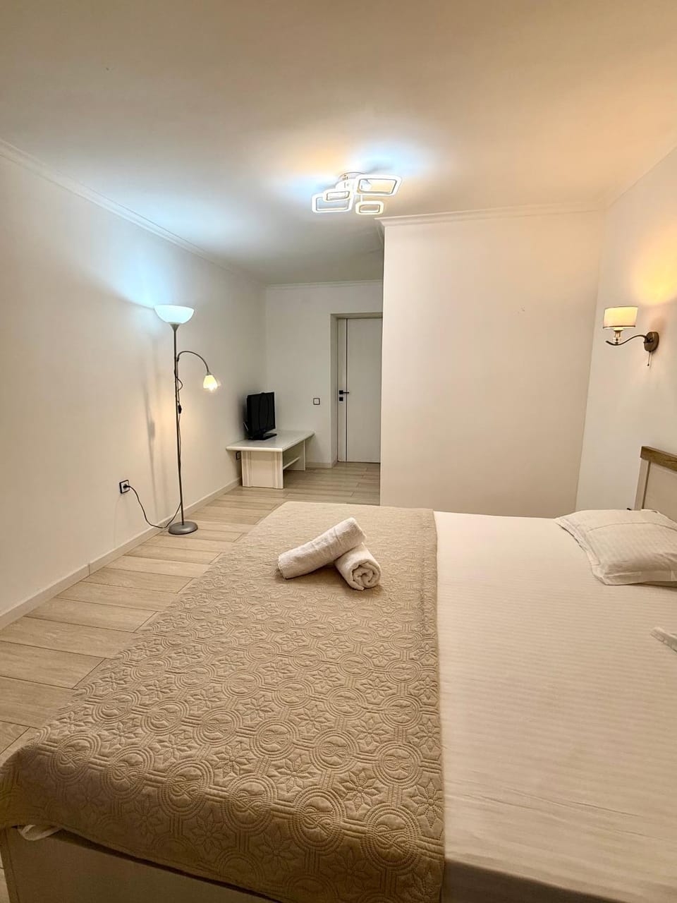 Просторная 3 комнатная квартира на Арбате Apartment in Almaty