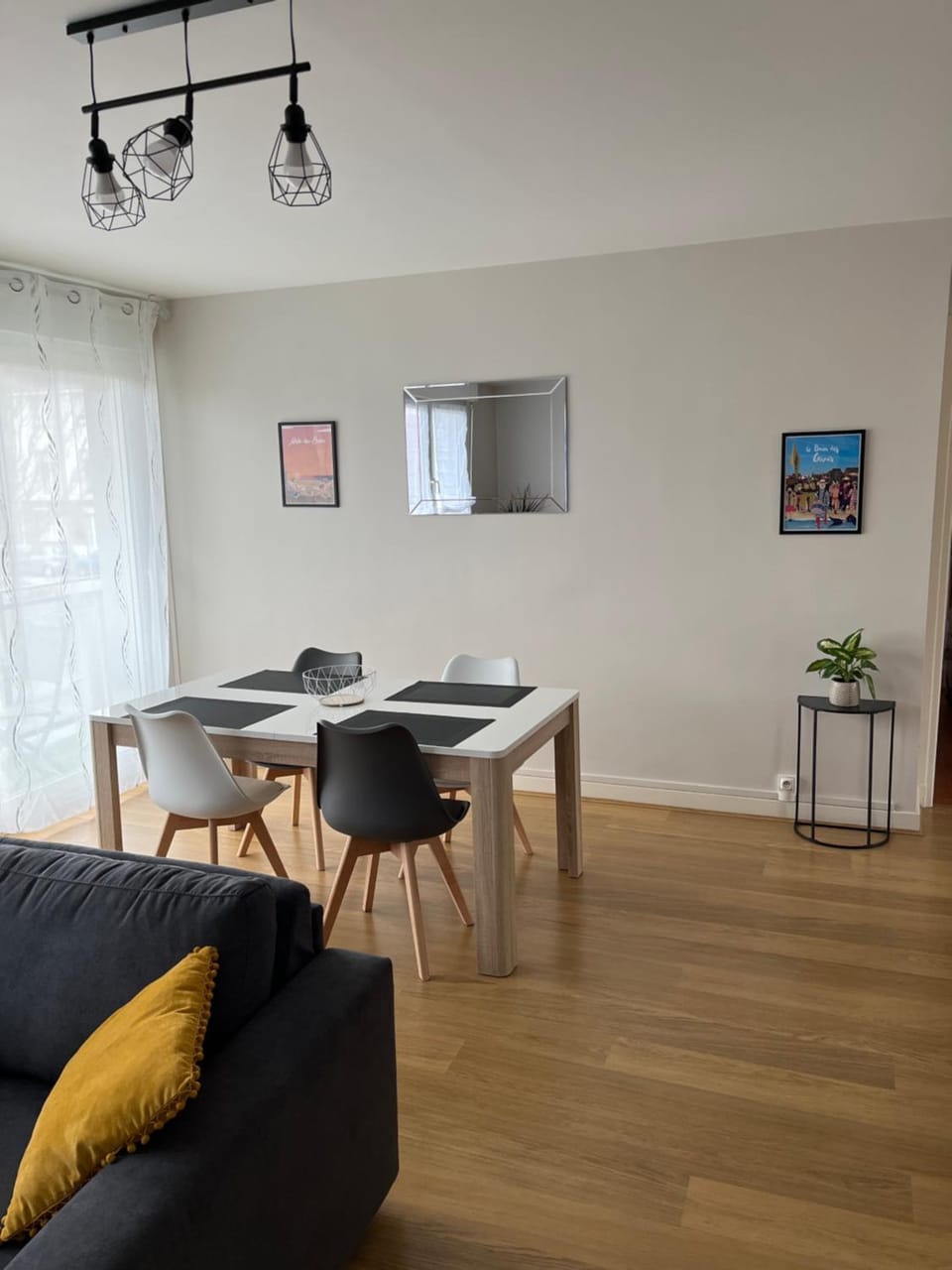 Living room, Dining area