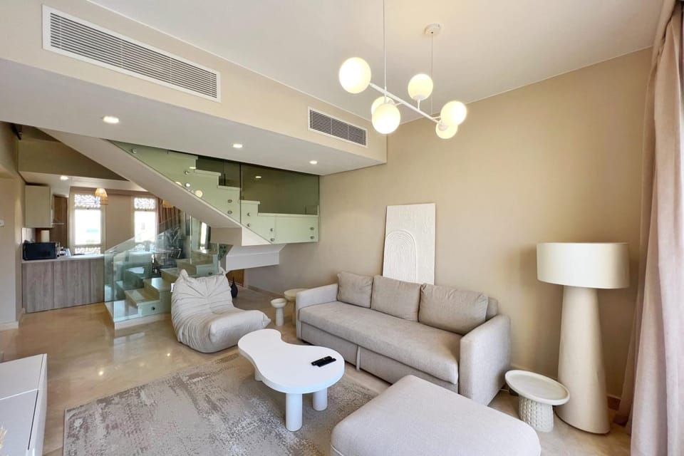 Kitchen or kitchenette, Living room, Seating area