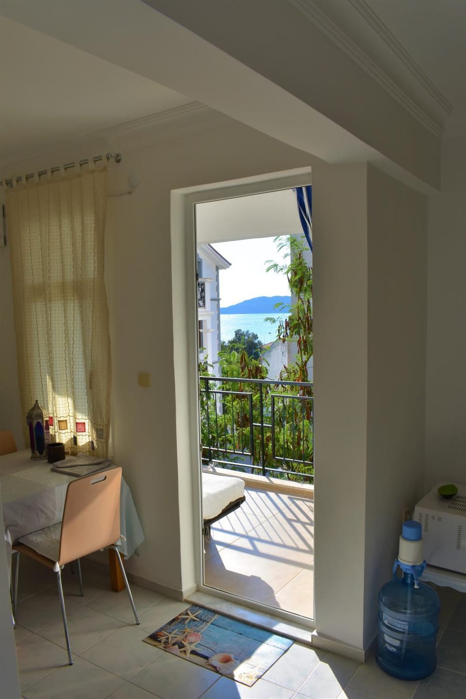Natural landscape, Garden, View (from property/room), Balcony/Terrace, Living room, Seating area, Garden view, Sea view
