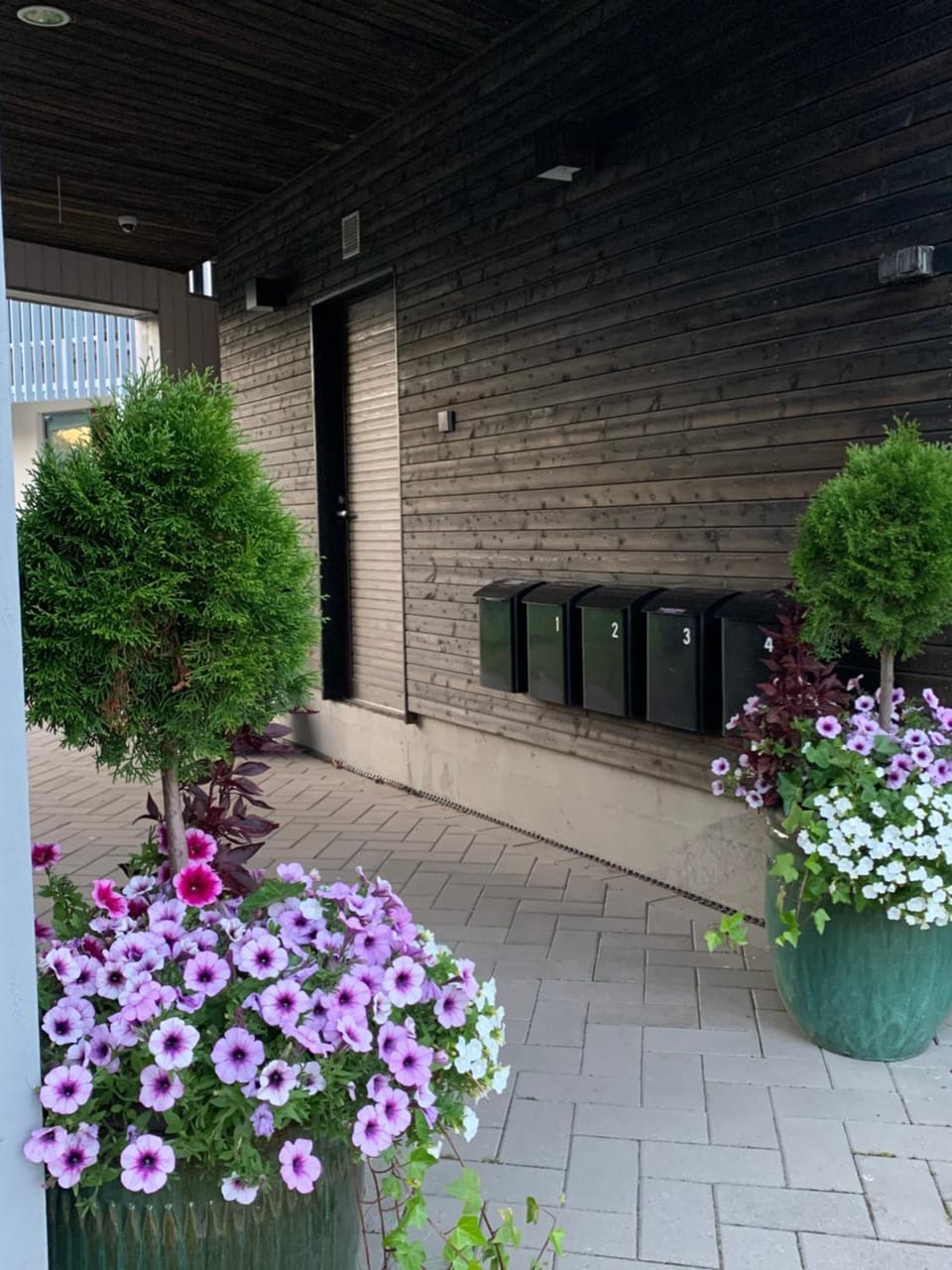 Facade/entrance