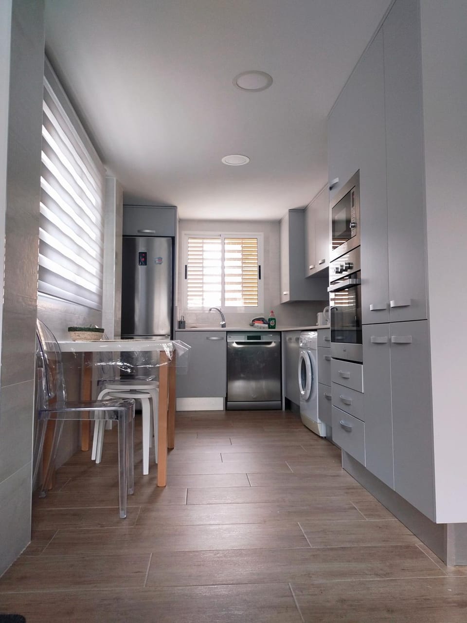 Kitchen or kitchenette, Dining area, dishwasher, minibar, pet friendly, stove, washing machine