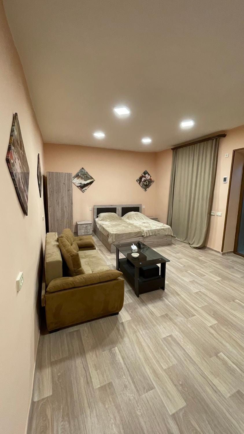 Bed, Photo of the whole room, Seating area