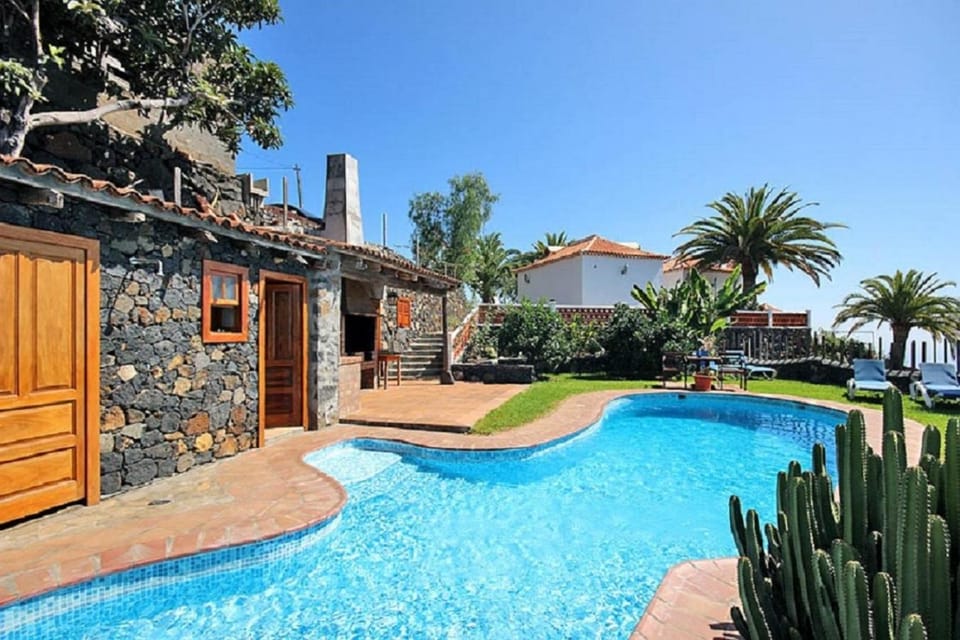 Day, Garden, Mountain view, Pool view, Sea view, Swimming pool, sunbed