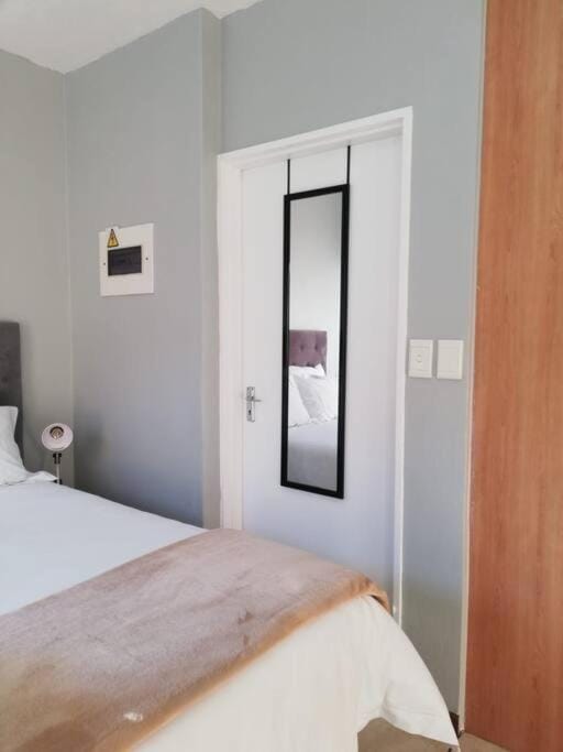 Cosy apartment with secure parking Apartment in Johannesburg