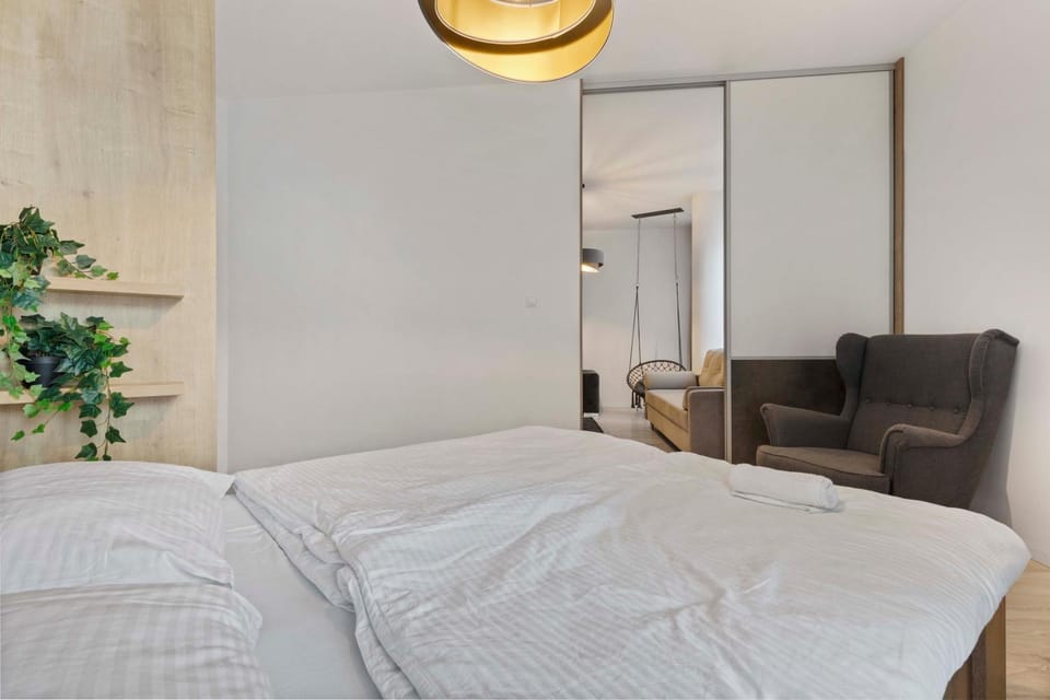Bed, Living room, Photo of the whole room, Seating area, Bedroom