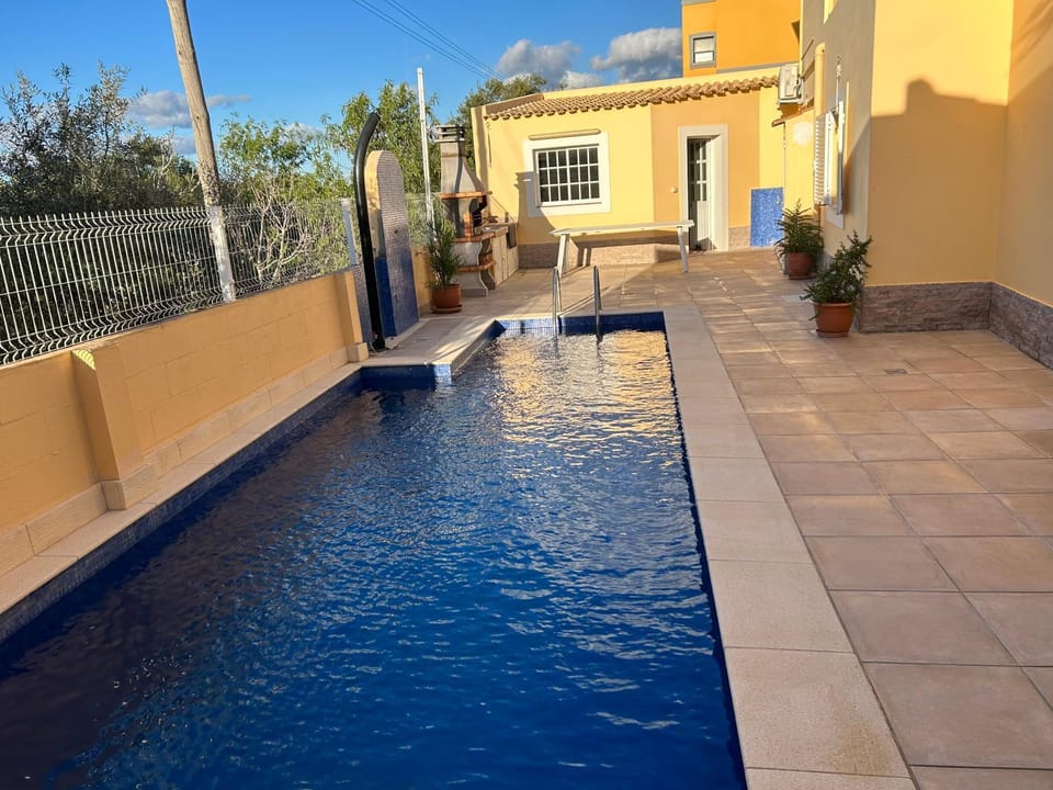 Swimming pool, Swimming pool
