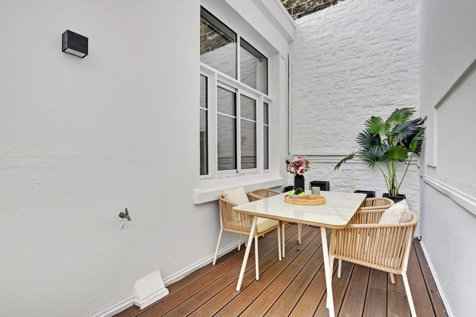 Patio, Balcony/Terrace, Living room, Dining area