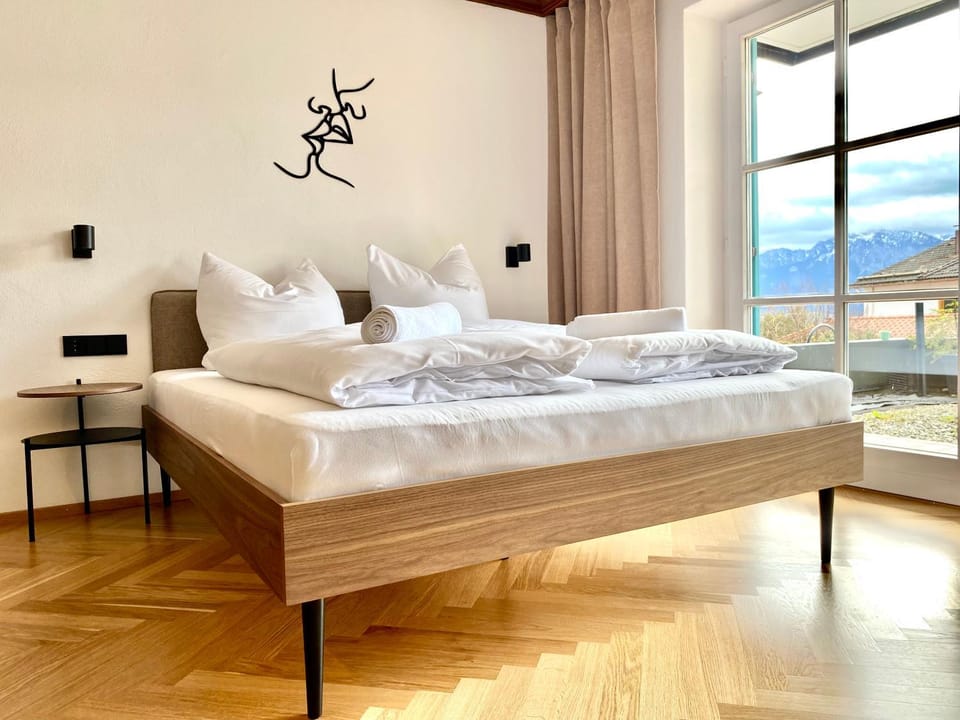 Bed, Photo of the whole room, Bedroom, towels