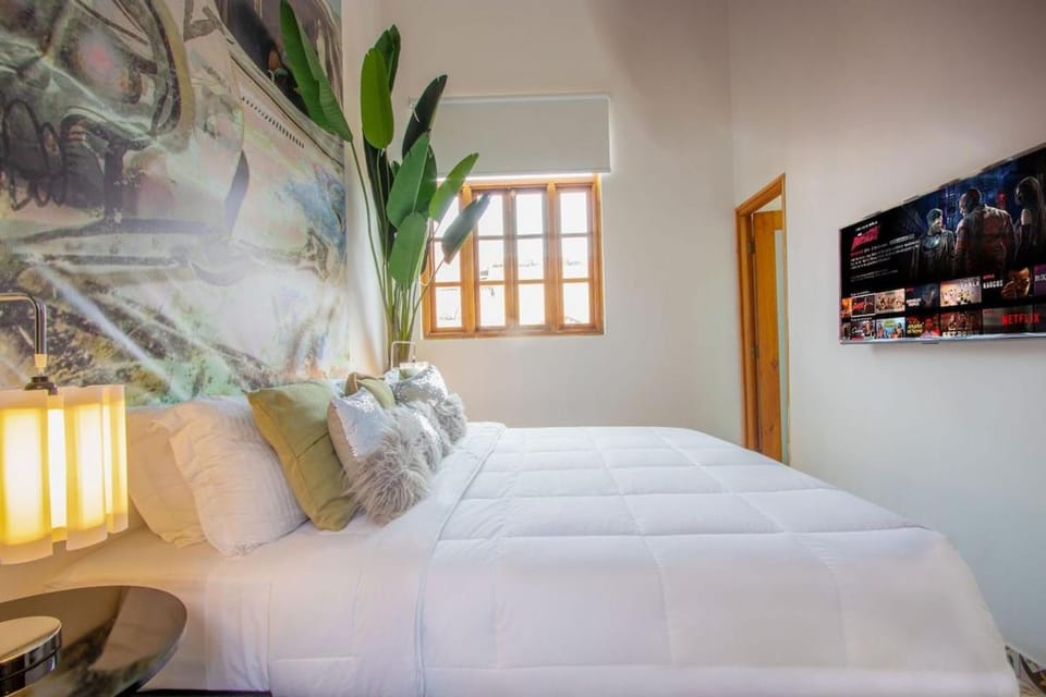 Bed, Photo of the whole room, Bedroom, internet, air conditioner