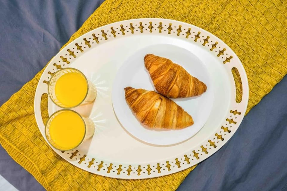 Food and drinks, Breakfast, Continental breakfast