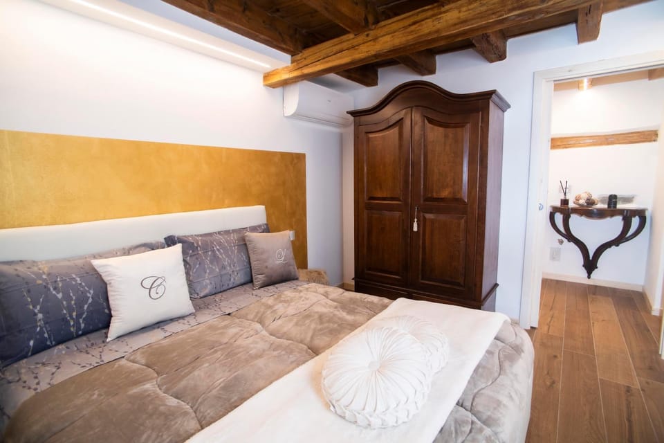 Bed, Photo of the whole room, Bedroom, wardrobe