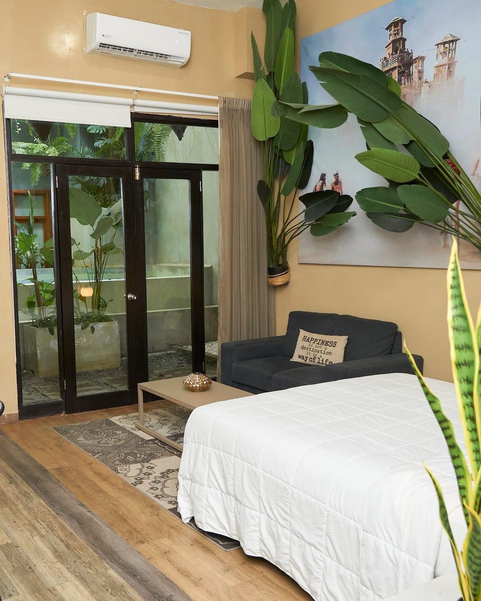 Bed, Other, Photo of the whole room, Bedroom, air conditioner