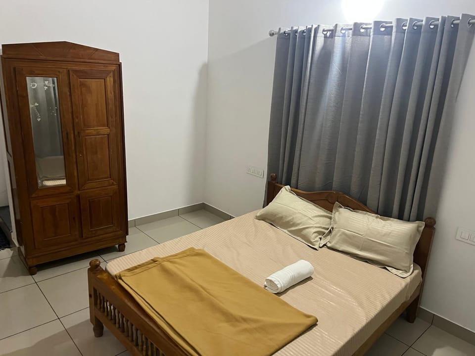 Bed, Photo of the whole room, Bedroom, towels, wardrobe