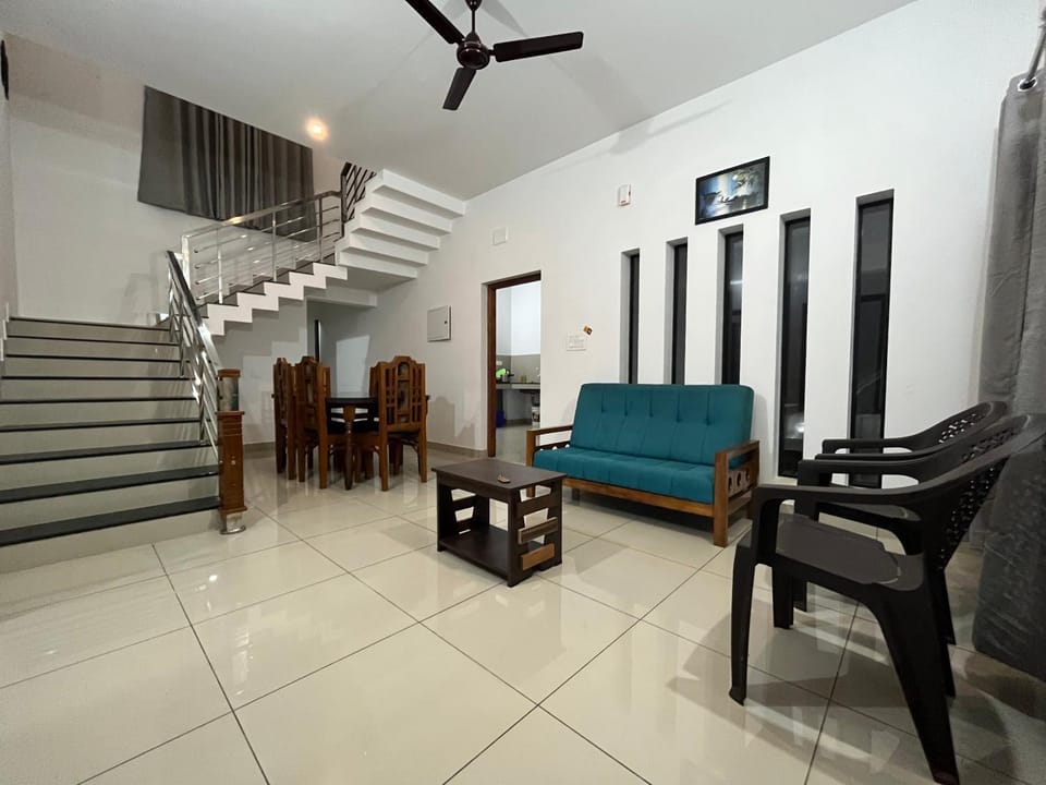 Living room, Seating area, fireplace