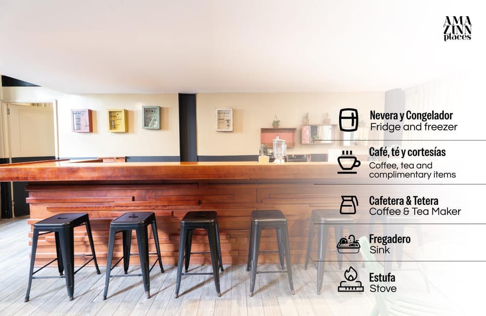 Lounge or bar, Text overlay