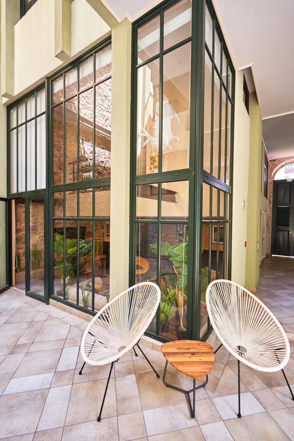 Patio, Day, Living room, Other, internet, sunbed
